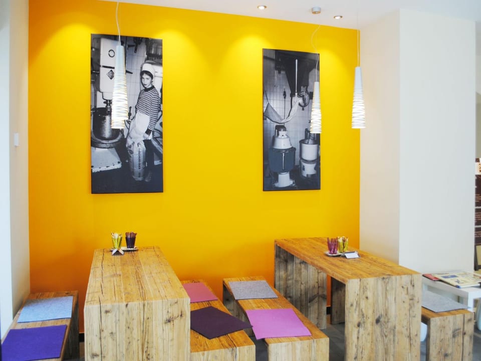 Restaurant/places to eat, Restaurant/places to eat