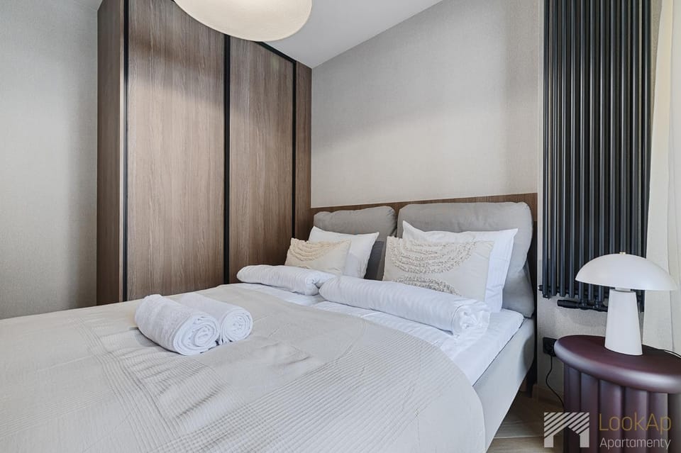 Bed, Photo of the whole room, Bedroom, towels, wardrobe