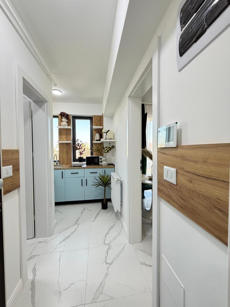 Coffee/tea facilities, Decorative detail, microwave, oven, kitchen