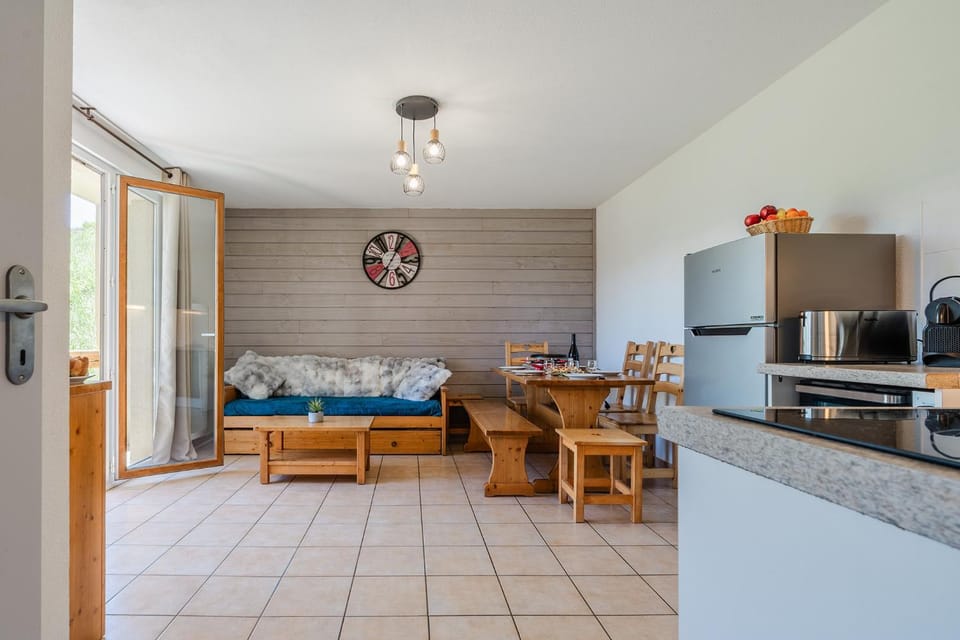Living room, Photo of the whole room, Dining area