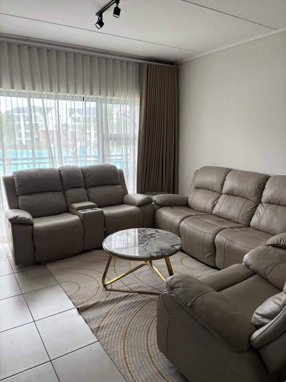 Lagoon-Facing 3 Bedroom Apartment At The Blyde Apartment in Pretoria