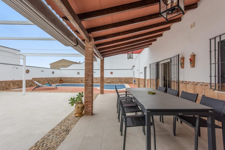 Property building, Balcony/Terrace, Living room