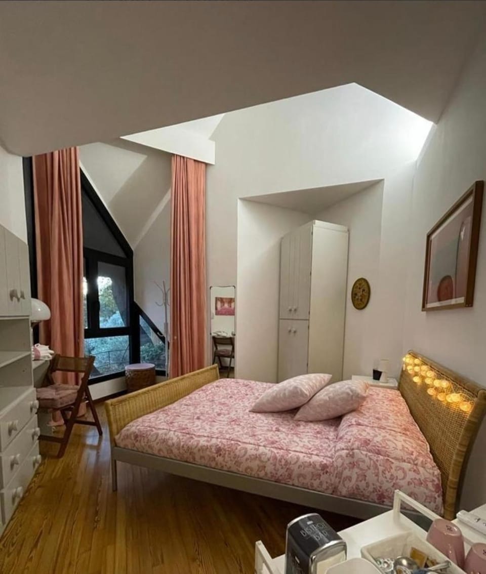 Coffee/tea facilities, Bedroom, Garden view, Sea view