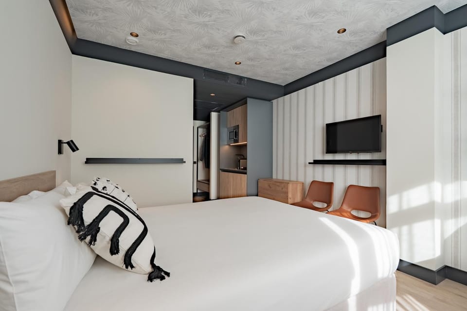 Bed, Decorative detail, Bedroom