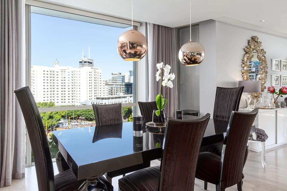 Seating area, Dining area