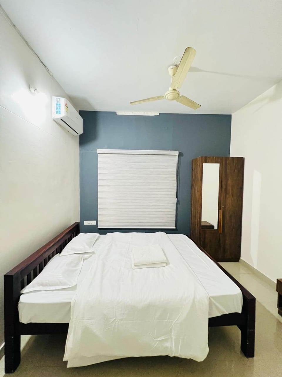 Bedroom, air conditioner