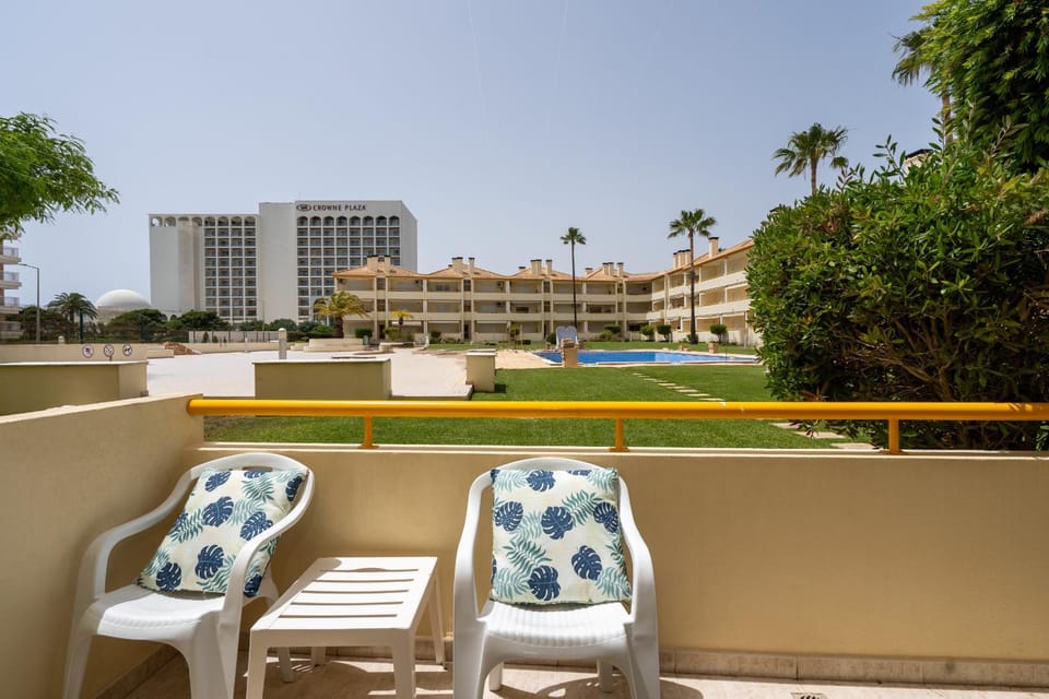 Balcony/Terrace, Pool view