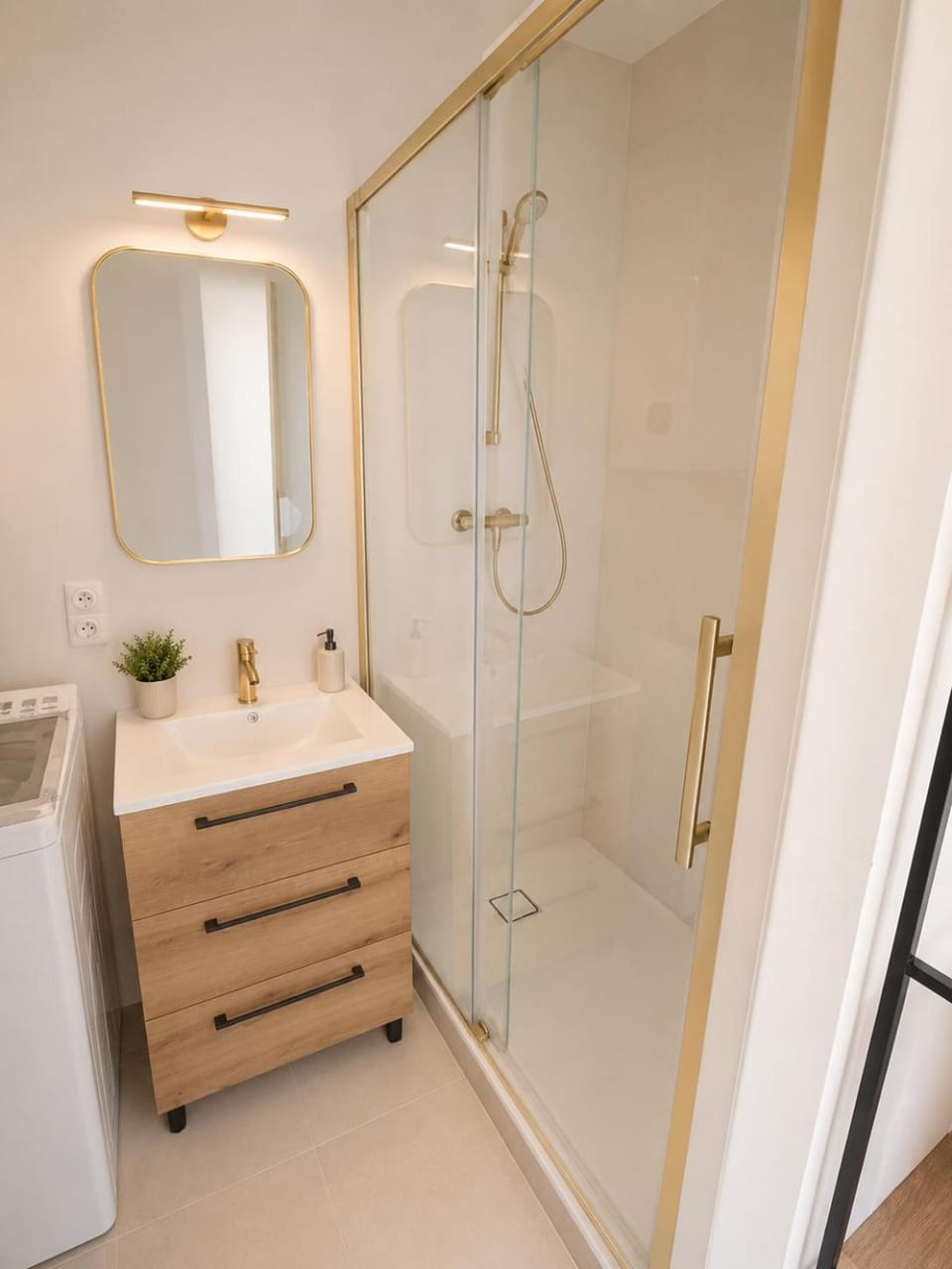 Écrin Prestige, T2, 4P, AC, Cœur du Vieil Antibes Apartment in Antibes