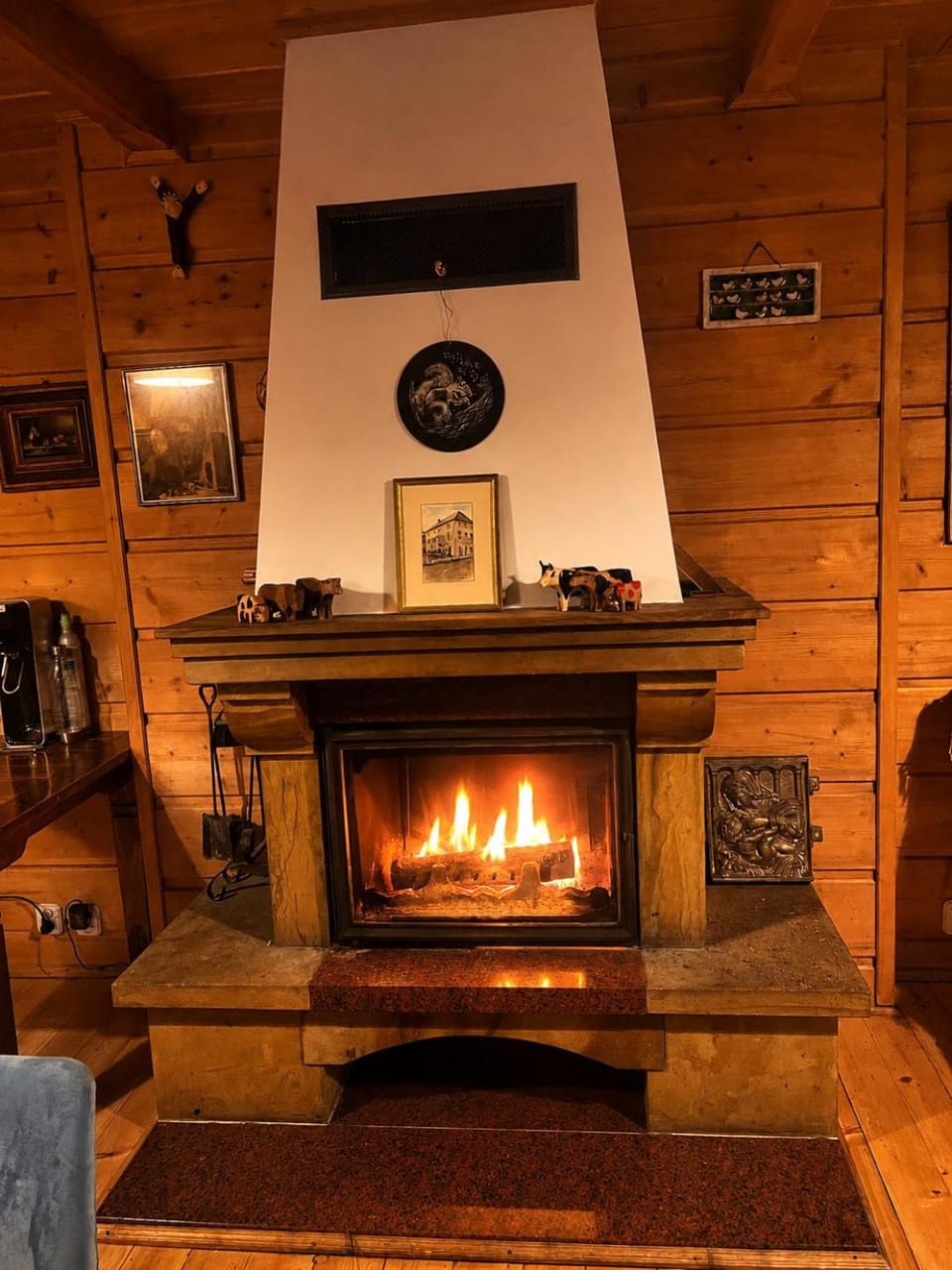 Communal lounge/ TV room, fireplace