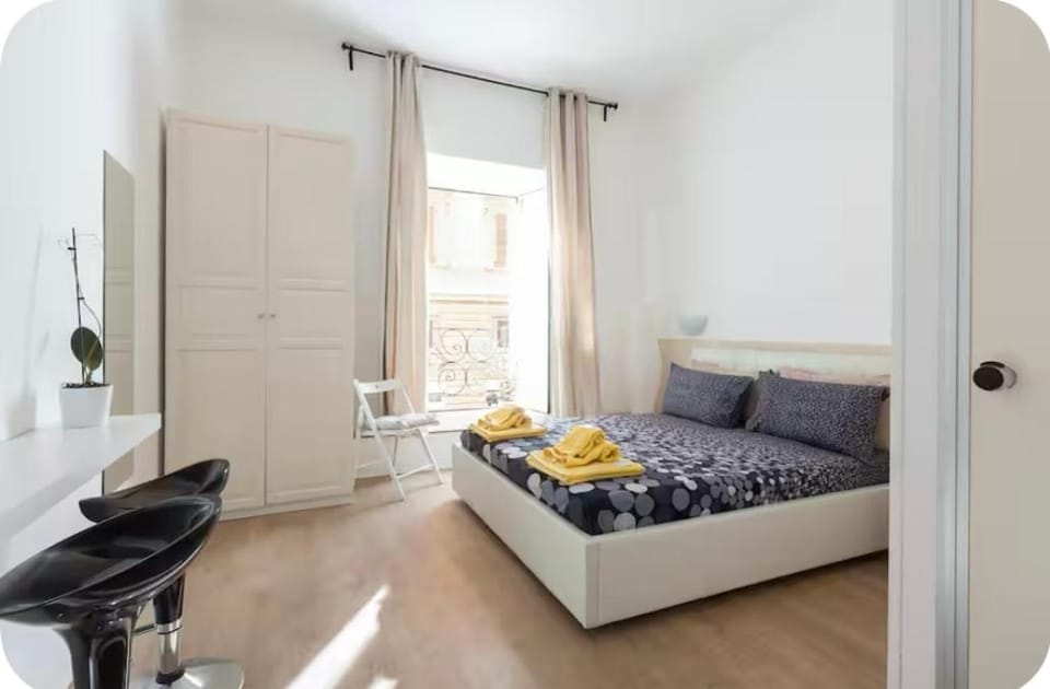 Romantic room with private bathroom Vacation rental in Rome