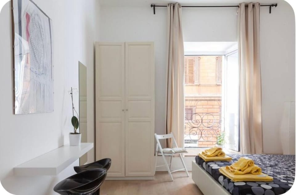 Romantic room with private bathroom Vacation rental in Rome