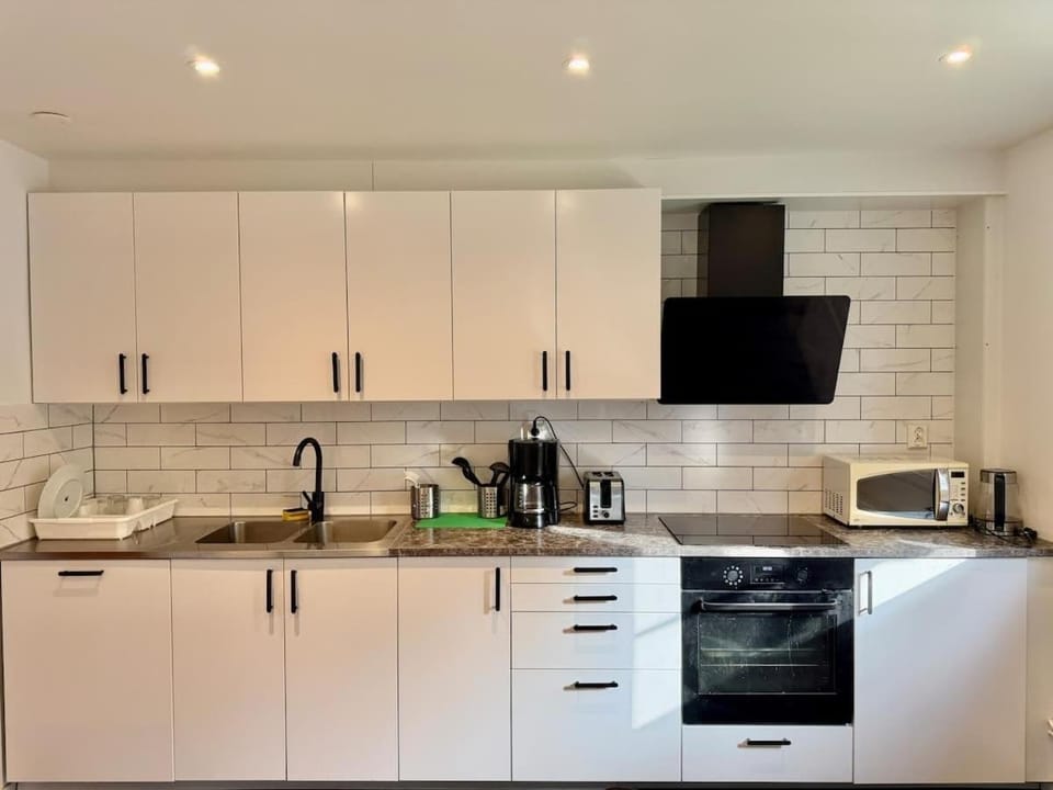 6 Bedroom Villa for Workers With Free Parking House in Gothenburg