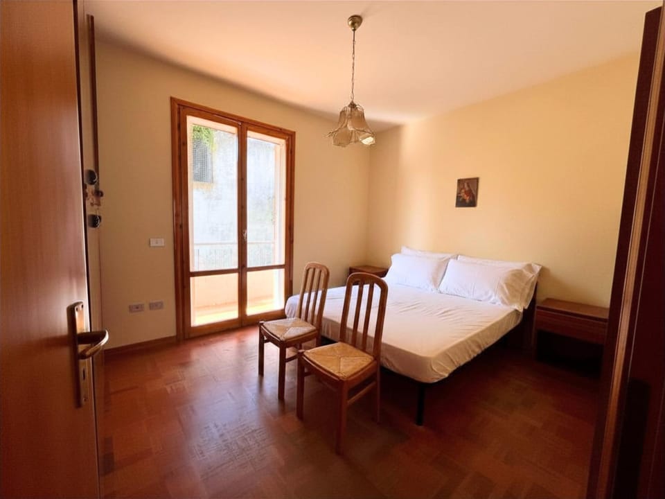 CN048 - Cesenatico, ampio quadrilocale con doppio posto auto e giardino Apartment in Cesenatico