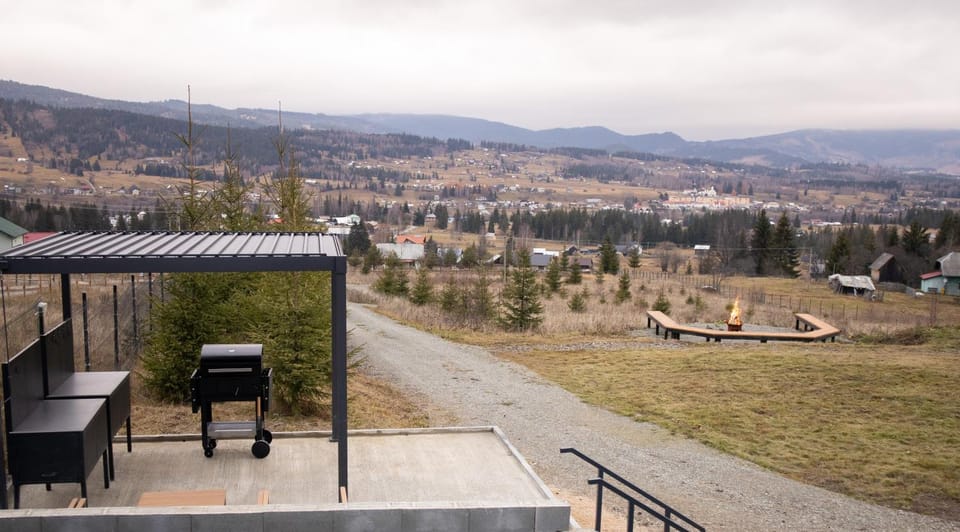 View (from property/room), City view, Garden view, Landmark view