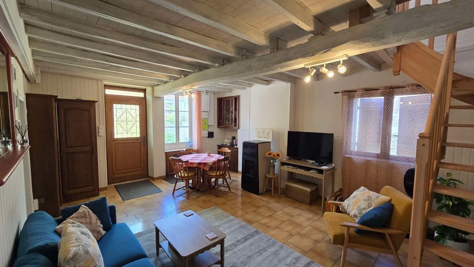 TV and multimedia, Living room, Dining area