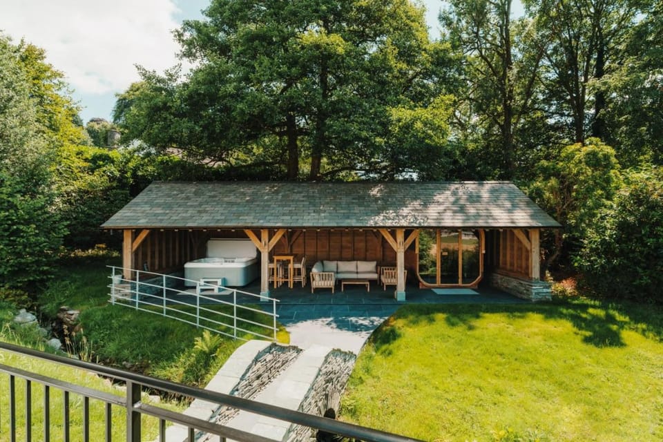 Moss Ghyll, Hot Tub, Sauna & Cinema Room House in Windermere