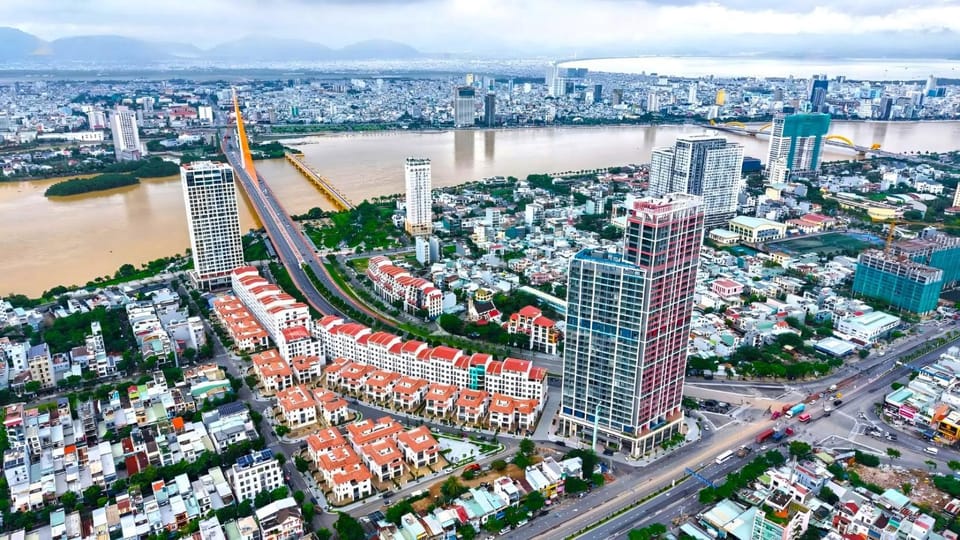 Nearby landmark, Day, Neighbourhood, Lake view, River view, Street view, Location
