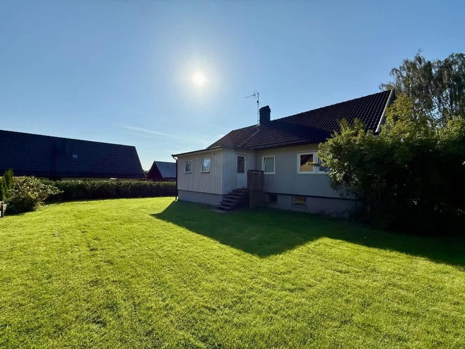7 Bedroom Workers Villa with 11 Beds and Free Parking House in Gothenburg