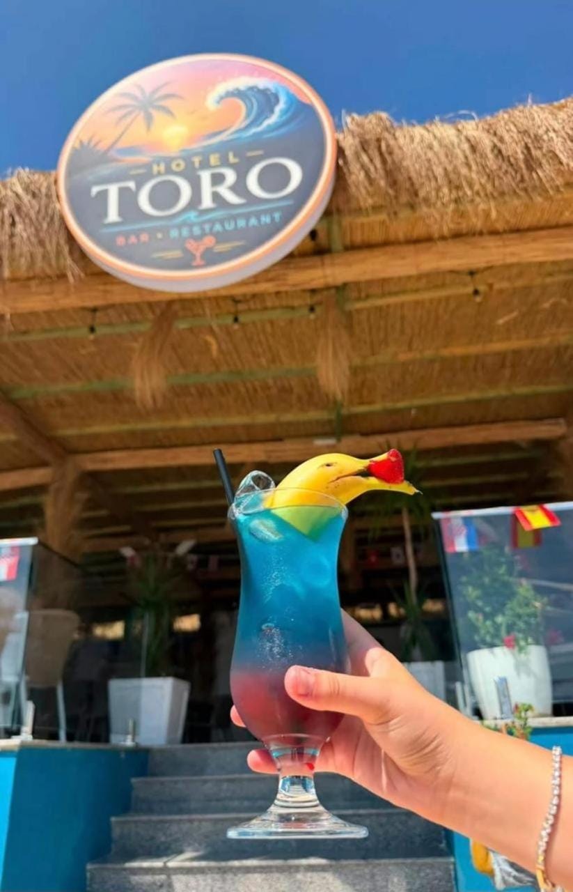 Restaurant/places to eat, Lounge or bar