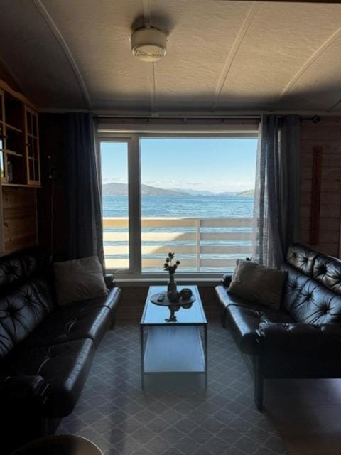 Koselig liten hytte ved sjøen House in Rogaland