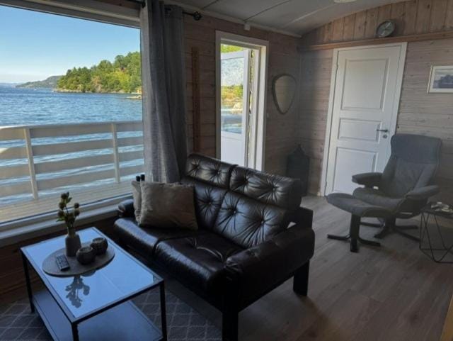 Koselig liten hytte ved sjøen House in Rogaland