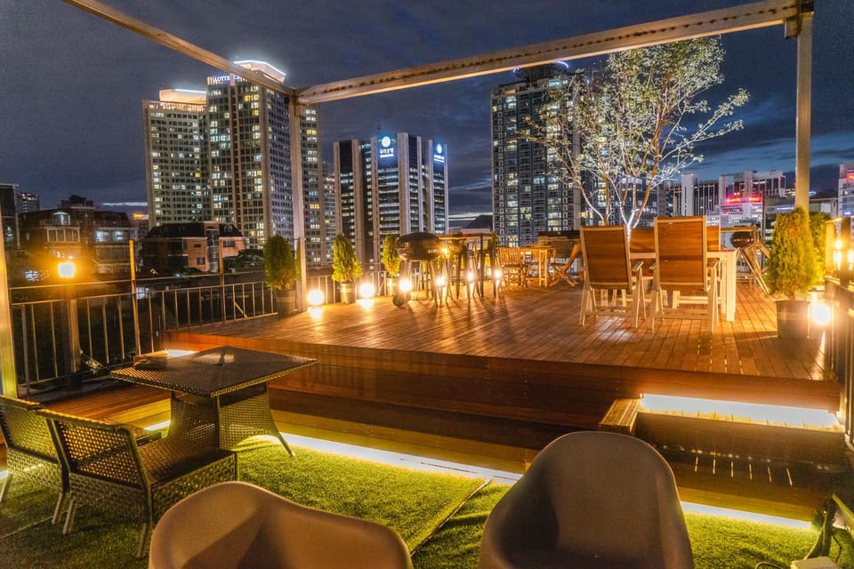 Myeongdong Artmonstay Bed and Breakfast in Seoul