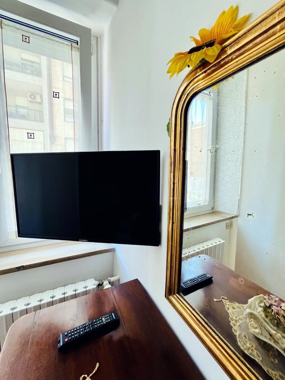 TV and multimedia, Photo of the whole room