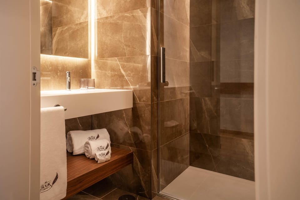 Shower, Bathroom, towels
