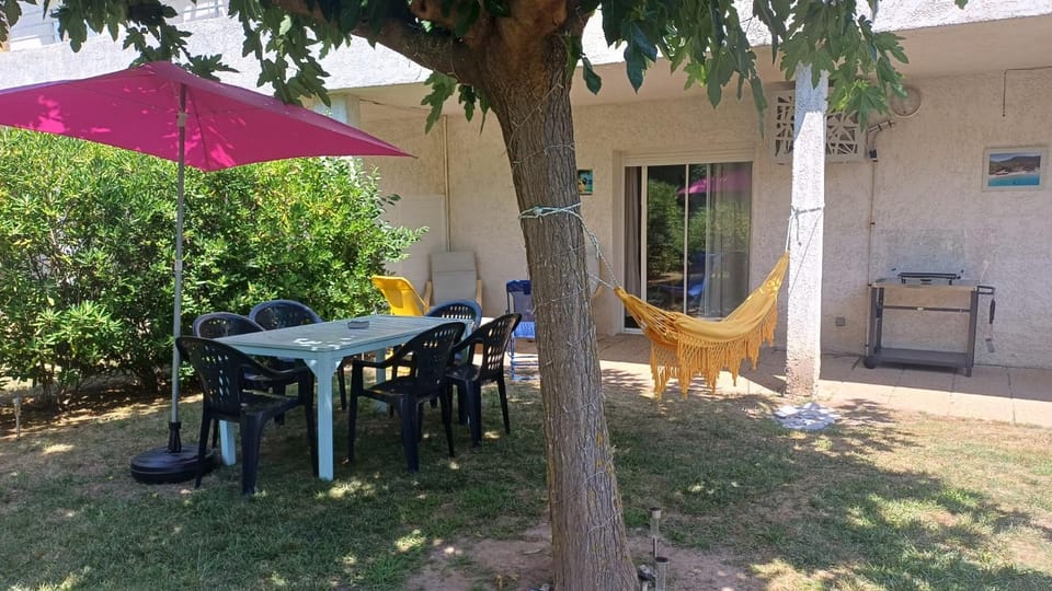 Corse Plage à pied Piscine Jardin 2 Chambres Apartment in Poggio-Mezzana