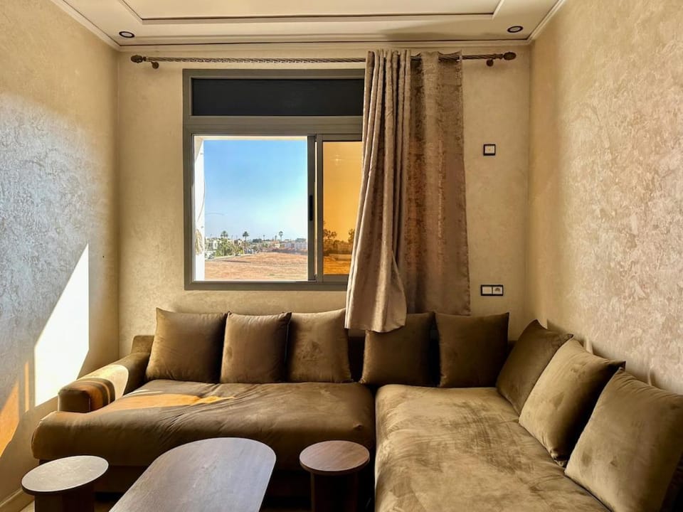 Beautiful apartment in a good location, Netflix, Wifi, AC Apartment in Agadir