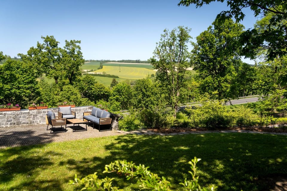 Garden, Seating area, Garden view