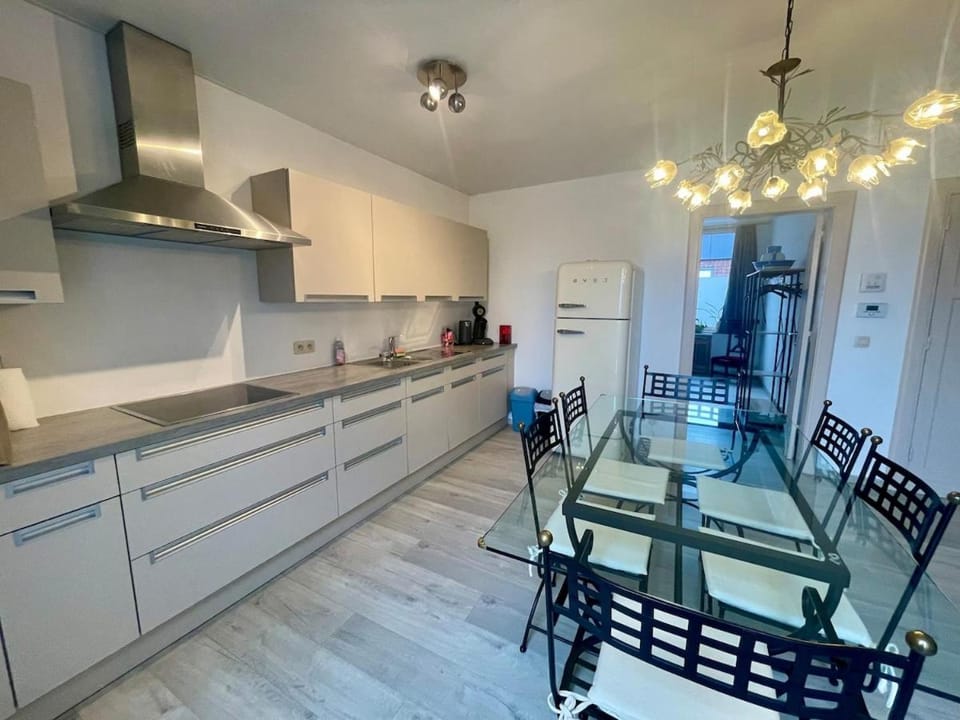 Logies Starlette La Pompe chez Armand Apartment in Flanders