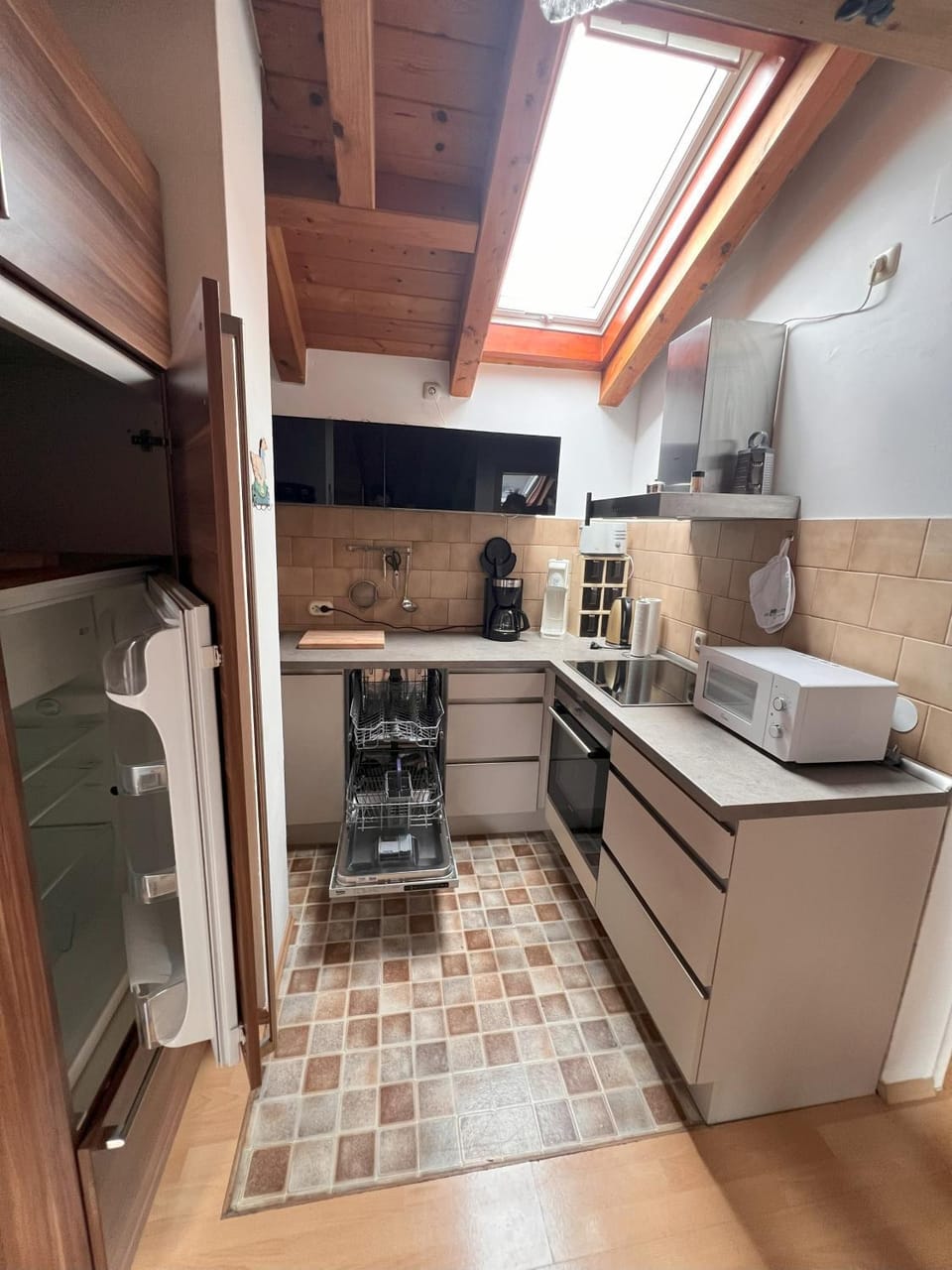 Kitchen or kitchenette, Living room