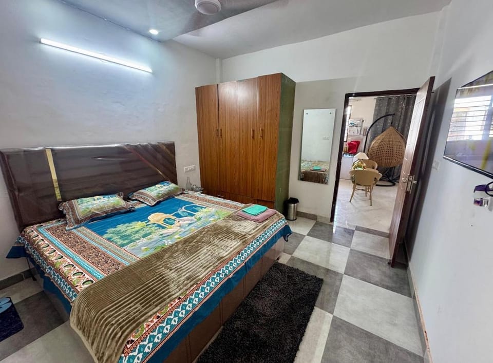 Chandigarh Waale - Furnished 2BHK Independent Apartment in Punjab, India