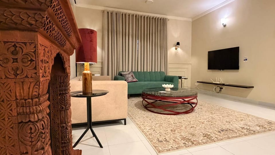 Starlight Suite by Jannat Vacation Rentals Villa in Karachi
