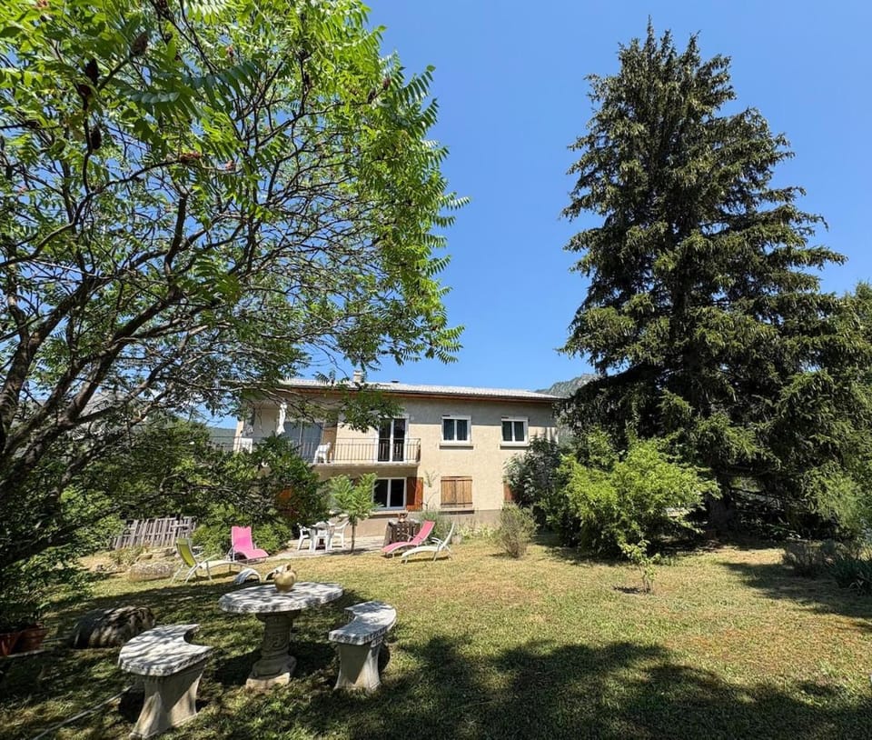 Grande maison dans parc arboré House in Provence-Alpes-Côte d'Azur