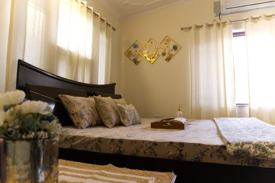 Bed, Photo of the whole room