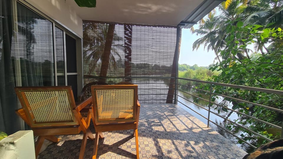 View (from property/room), Balcony/Terrace, Seating area