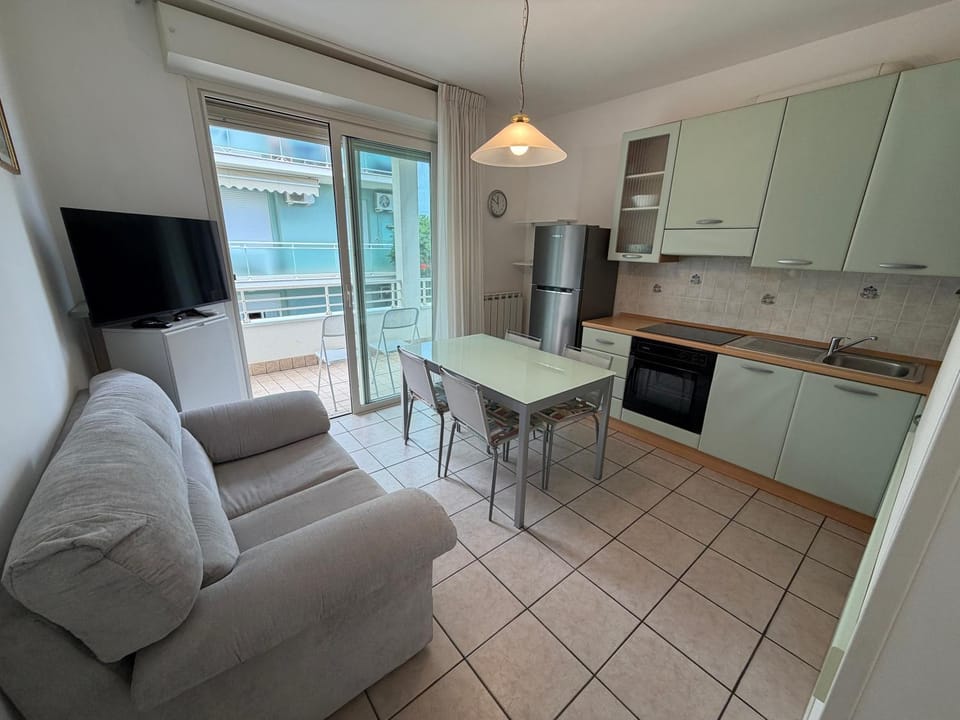 Natural landscape, TV and multimedia, Kitchen or kitchenette, Living room, Seating area, Dining area, oven, pet friendly, stove