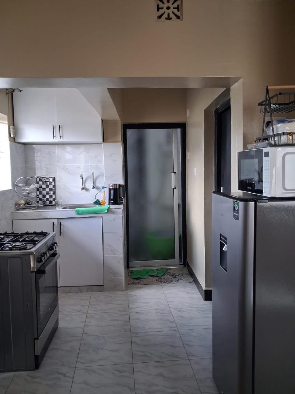 1BR Next to KCB BuruBuru Cozy, Secure and Wi-Fi Apartment in Nairobi
