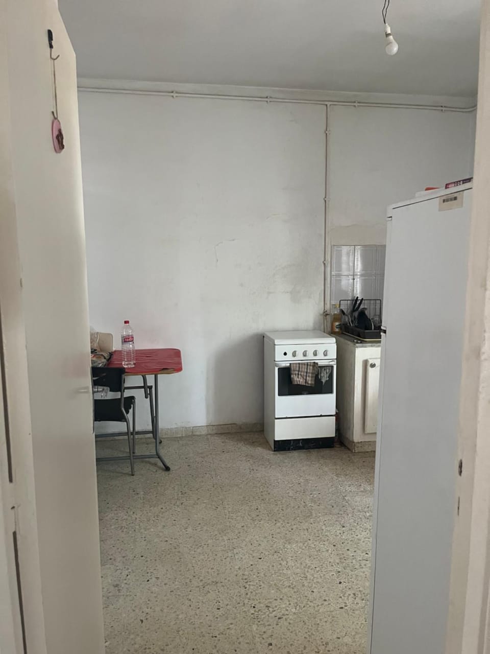 Kitchen or kitchenette, oven