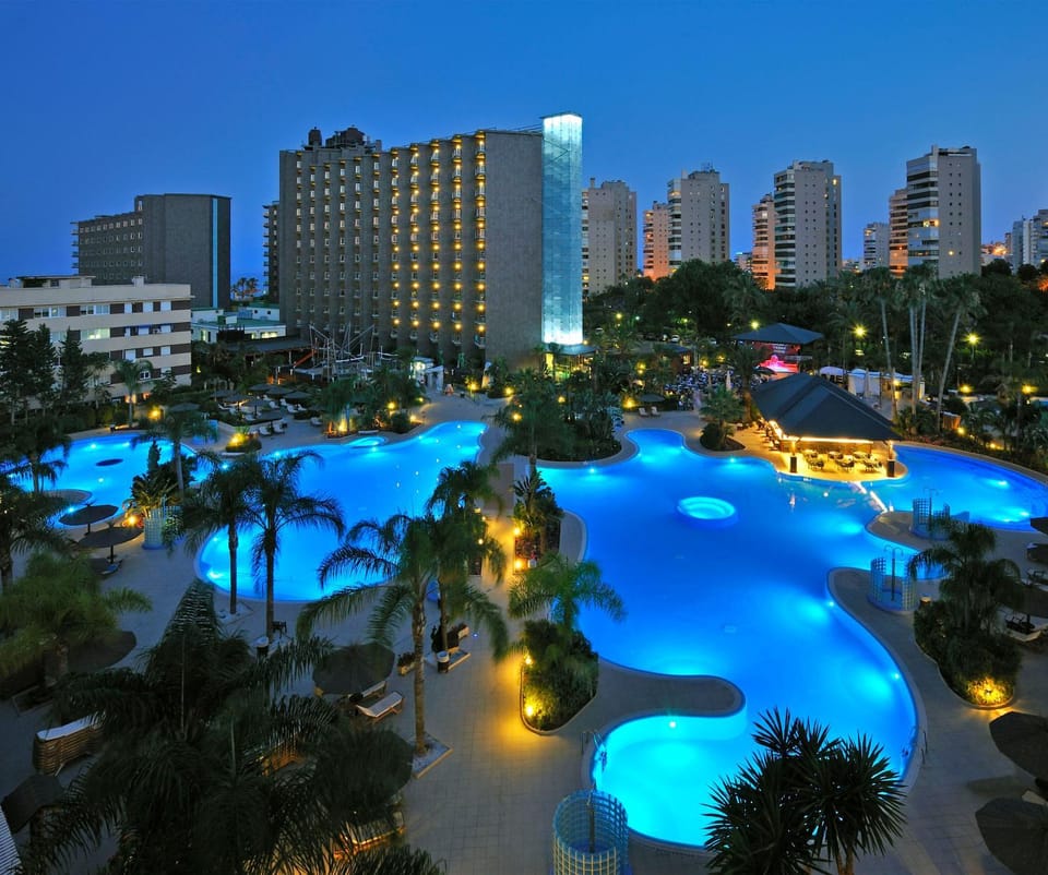 Garden, View (from property/room), Lounge or bar, Swimming pool, Entertainment