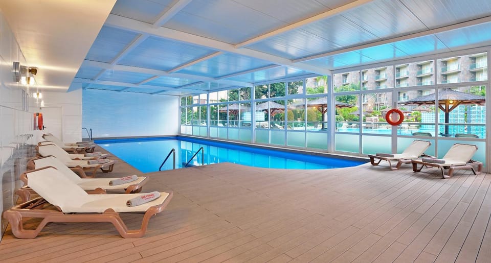 Garden, View (from property/room), Swimming pool