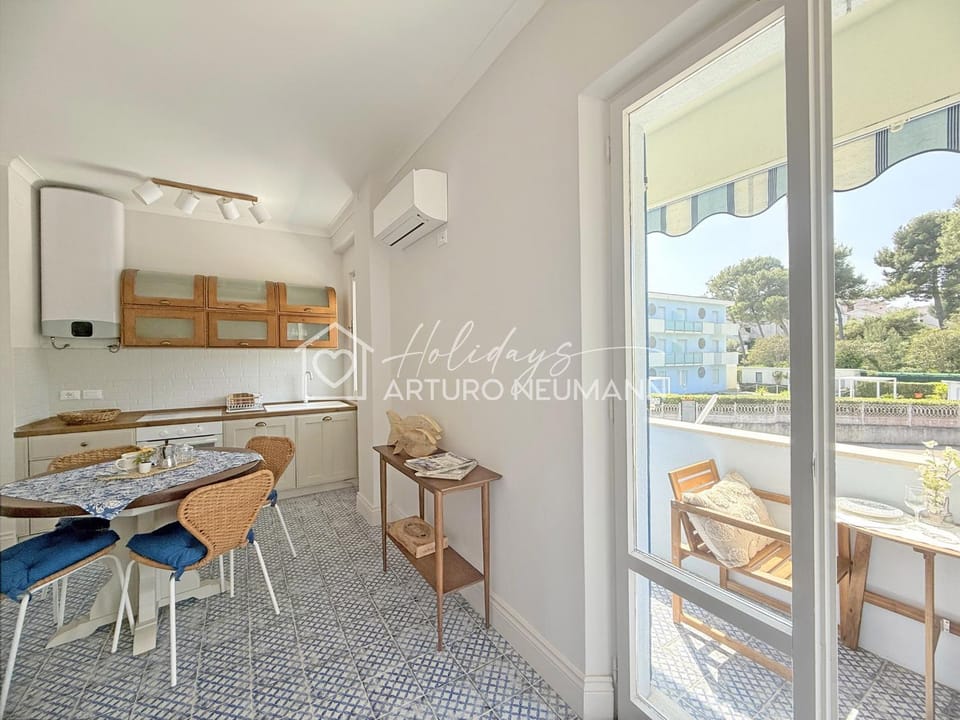 Kitchen or kitchenette, kitchen