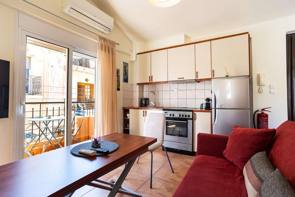 Modern City-Center Studio in the Heart of Kalamata Apartment in Messenia