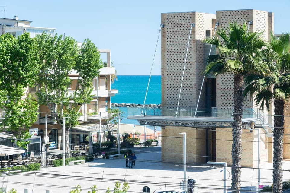 Nearby landmark, Day, Neighbourhood, Natural landscape, Sea view