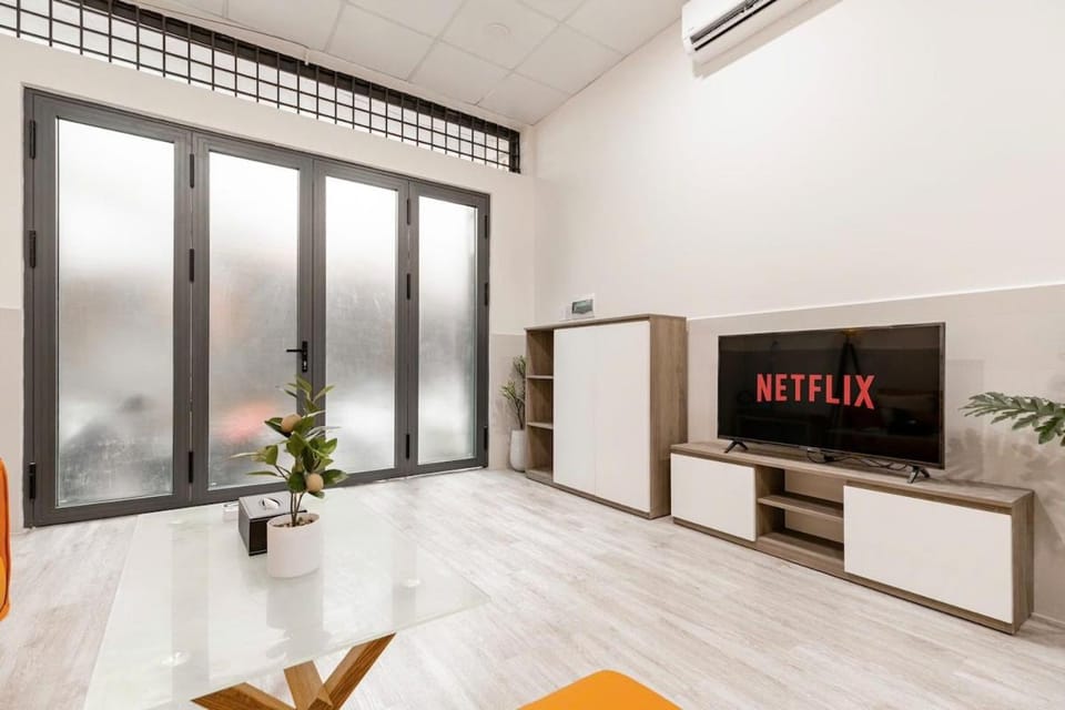 NEW - 2BR House in Bui Vien - Central Saigon D1 Apartment in Ho Chi Minh City