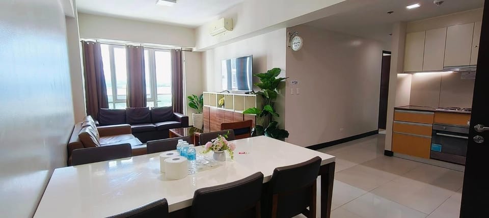 TV and multimedia, Living room, Seating area, Dining area, oven, pet friendly, stove