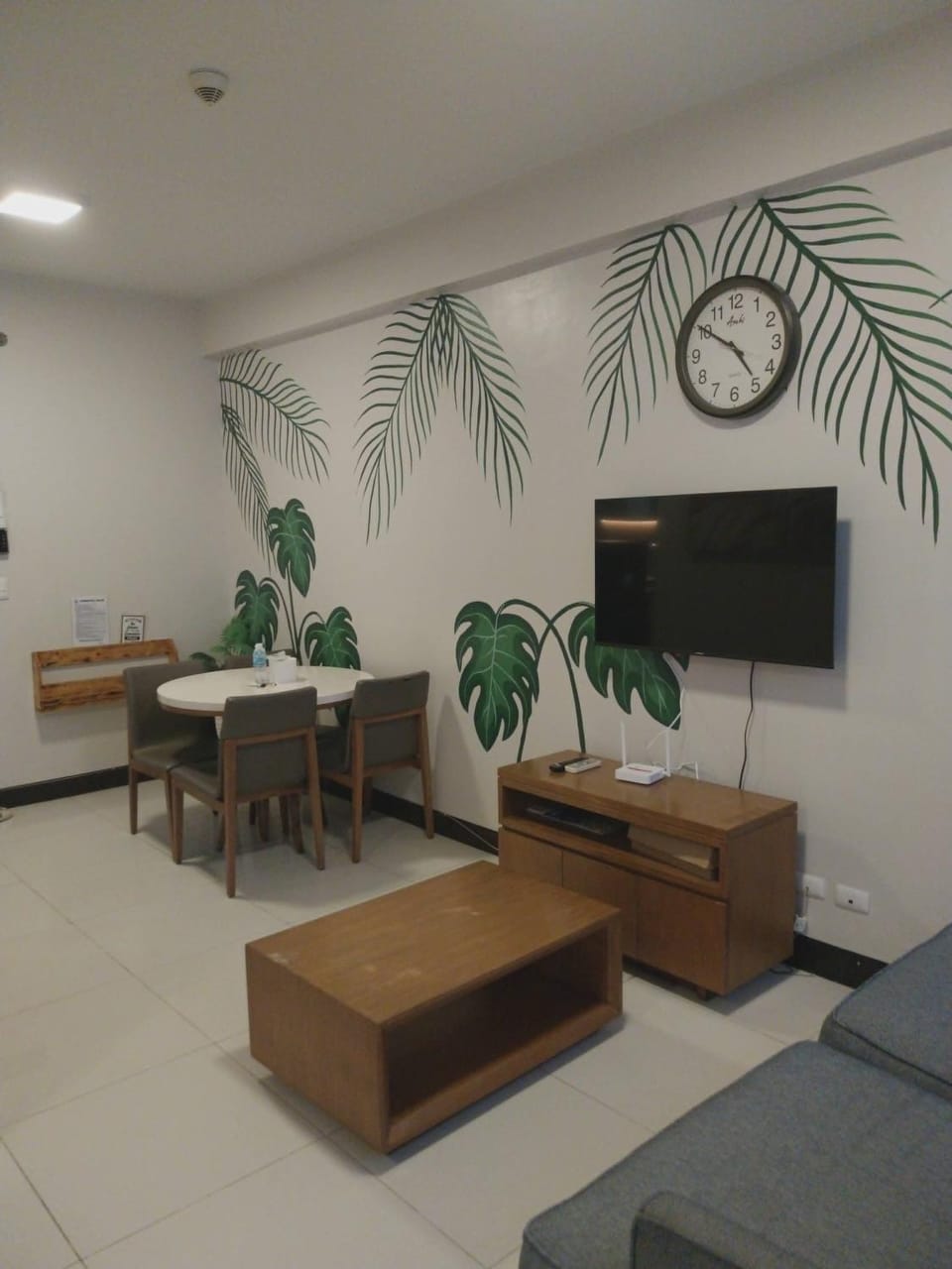 Communal lounge/ TV room, TV and multimedia, Living room, Seating area, Evening entertainment