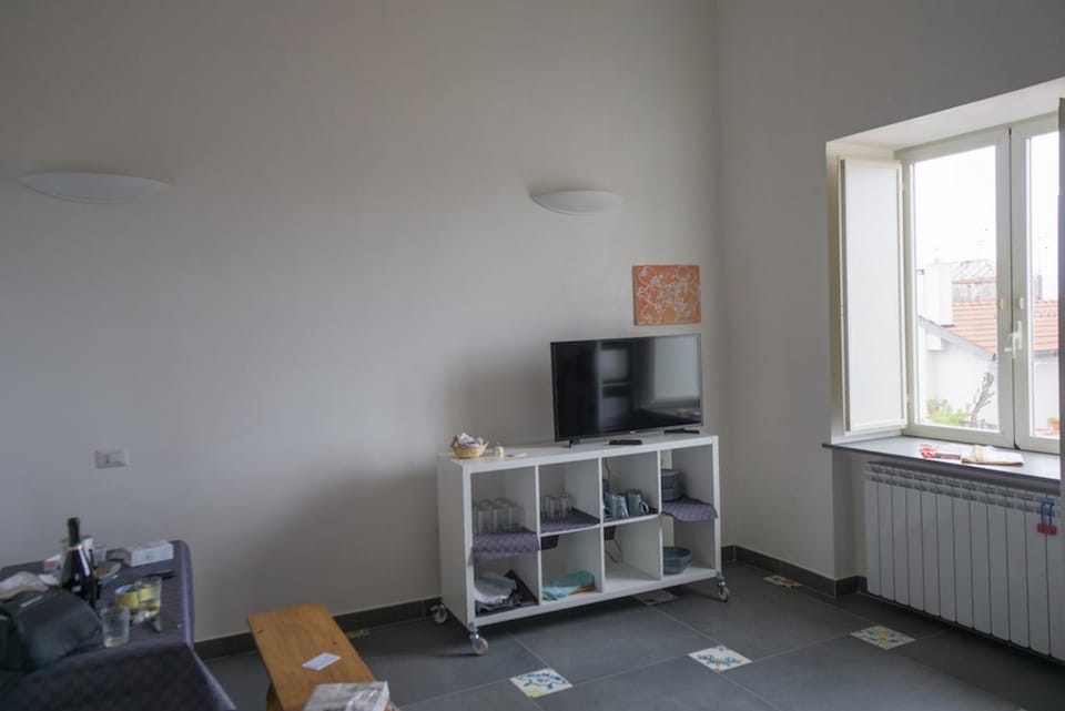 Communal lounge/ TV room, Dining area